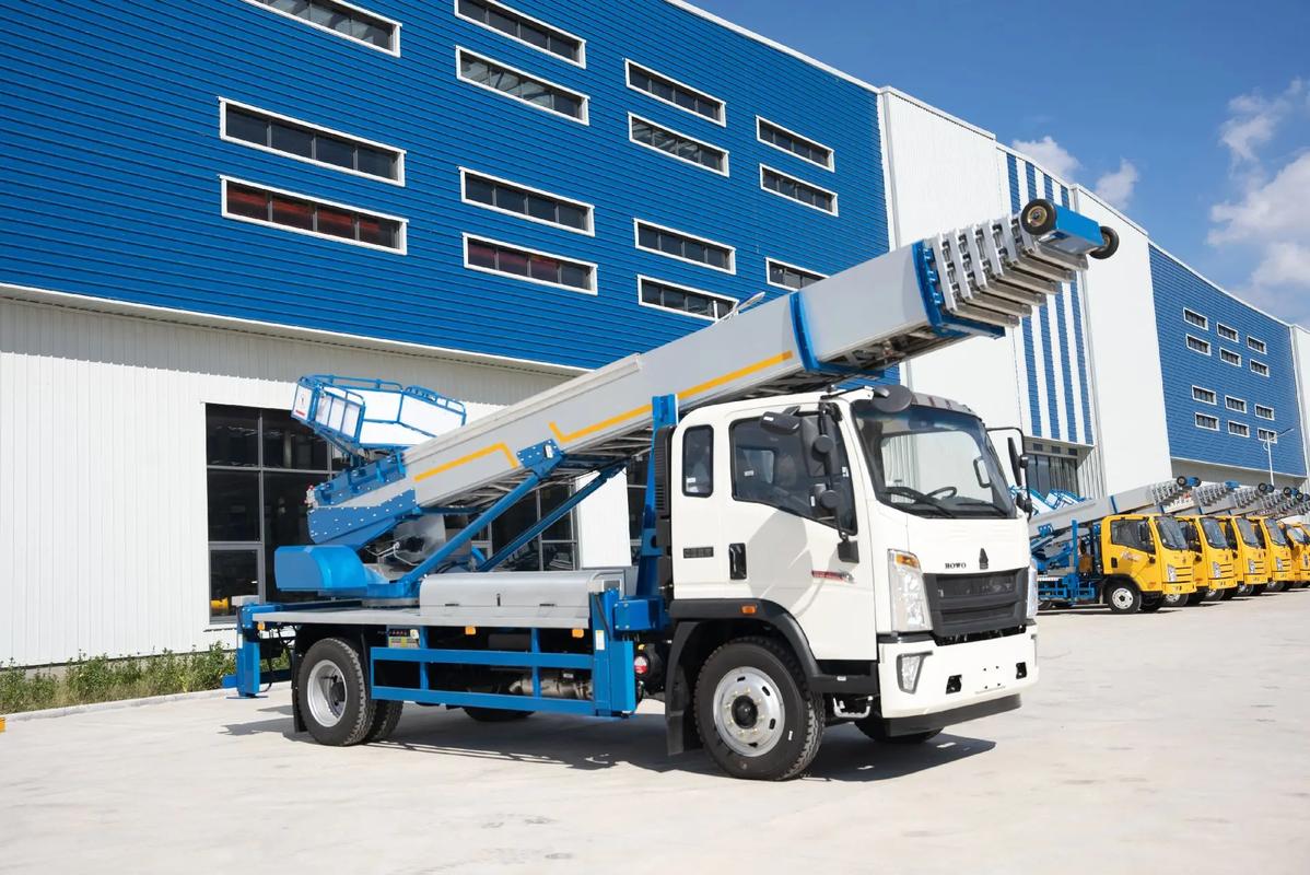 徐州铜山出租云梯车高空作业车 建筑垃圾搬运